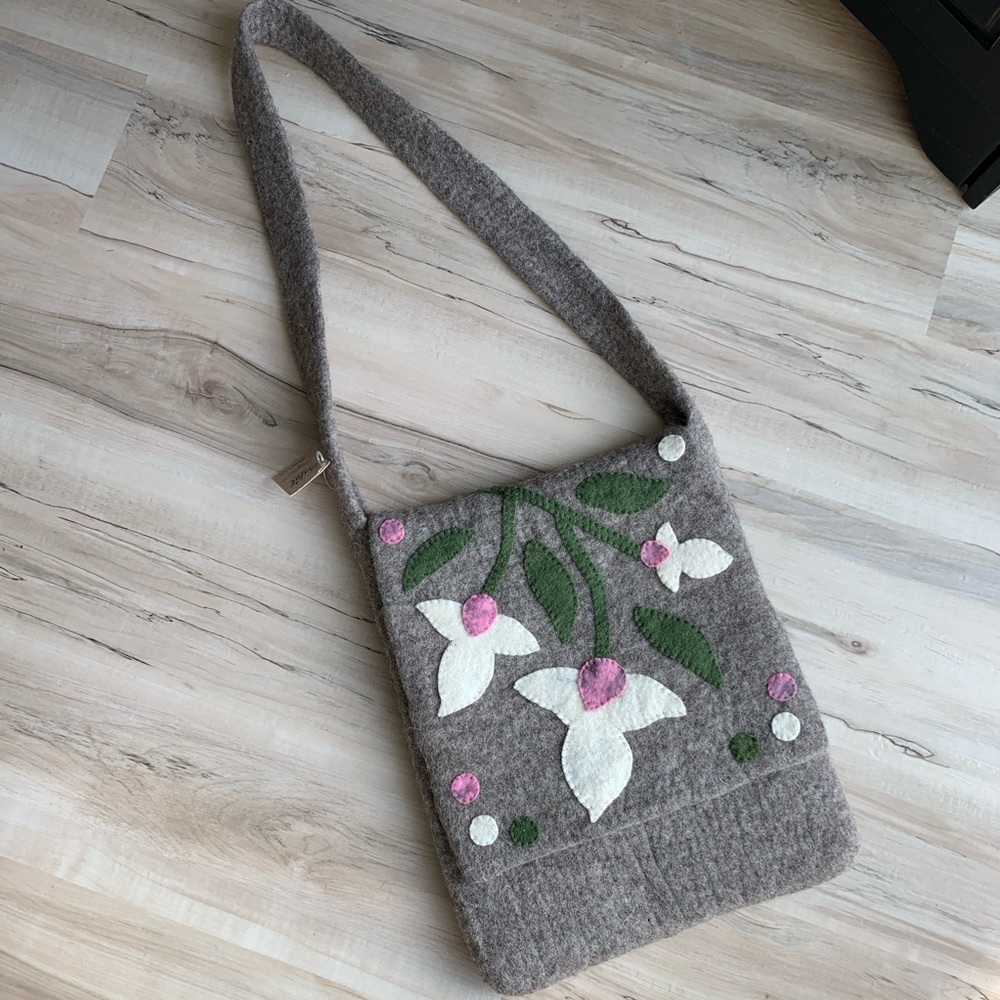 Safal Crafts Handmade Felt Satchel Purse Gray NWT